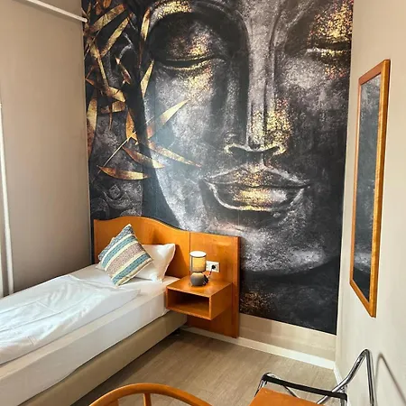 - Restaurant Zur Linde *