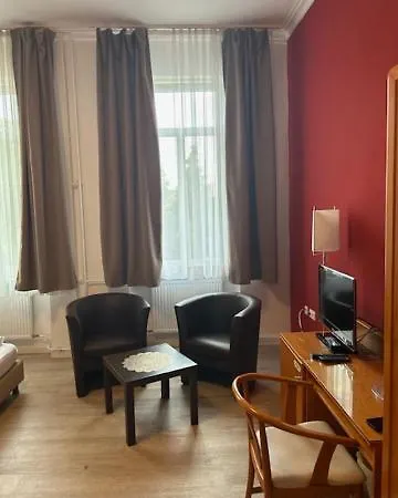 - Restaurant Zur Linde * Wollstein