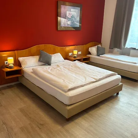 - Restaurant Zur Linde *