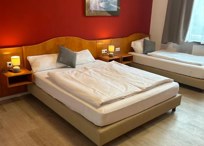 - Restaurant Zur Linde *